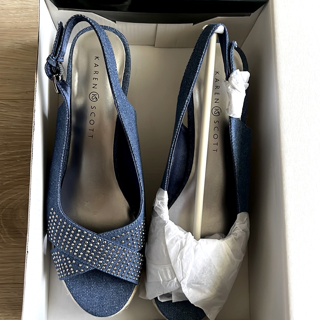 Brand New Karen Scott Platform Shoes